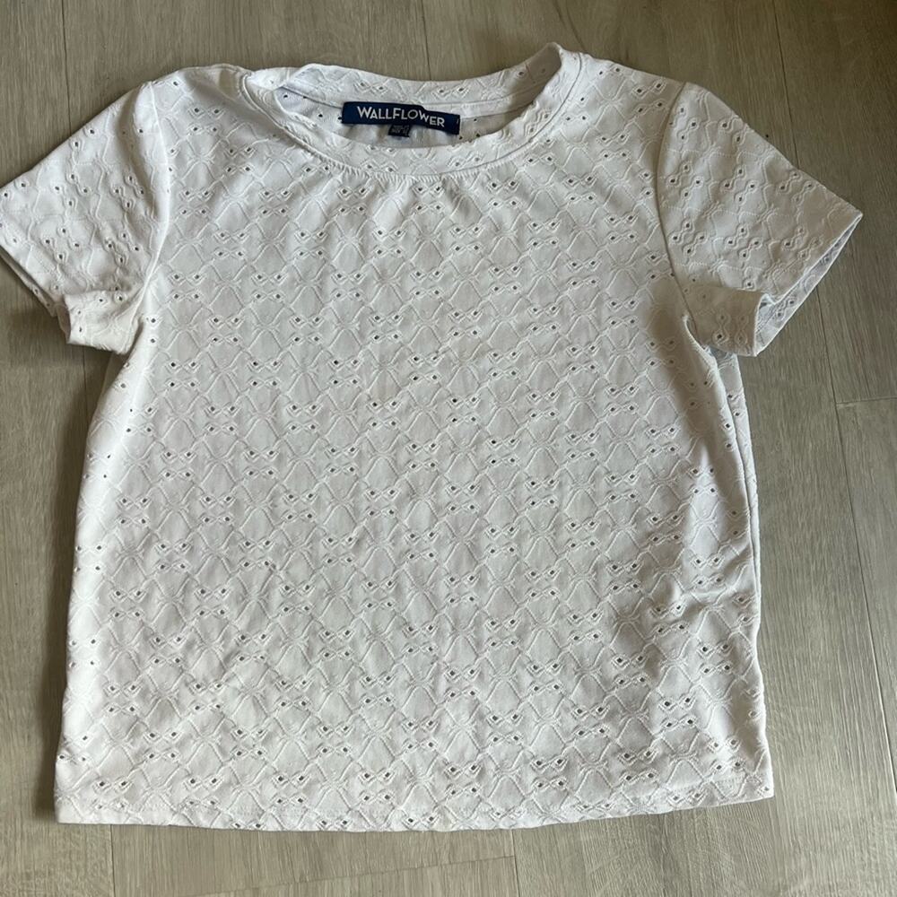 Wallflower Womens Eyelet Short Sleeve Crop Top Size Small White Crewneck